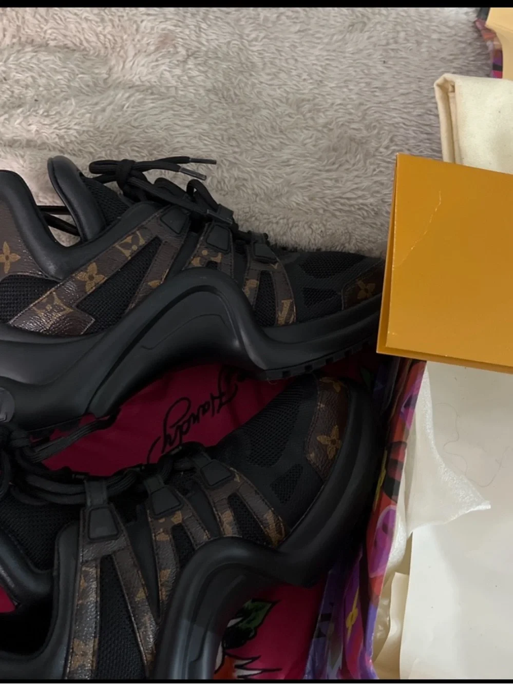 Louis Vuitton Women Sneaker Size 39